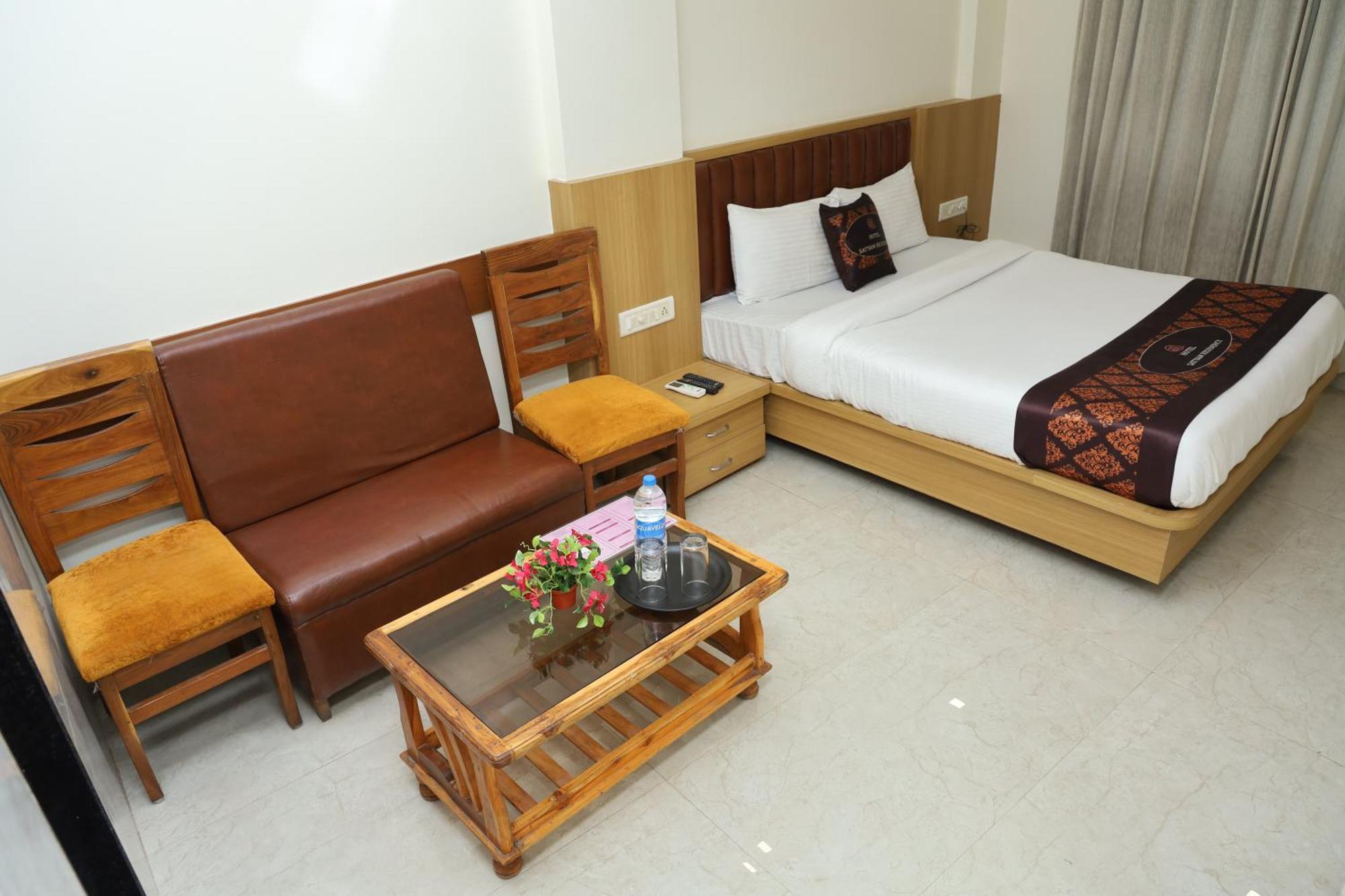 Hotel Satyam Residency Navi Mumbai Eksteriør bilde