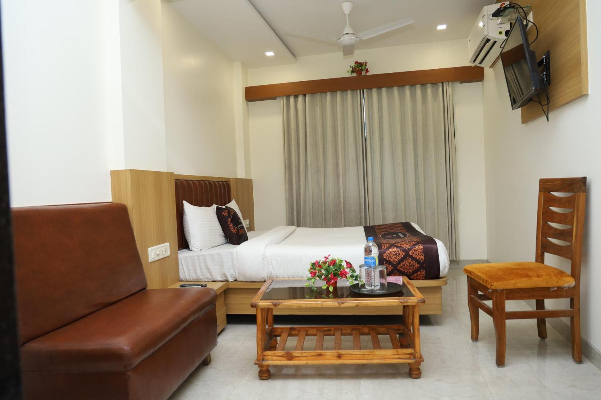 Hotel Satyam Residency Navi Mumbai Eksteriør bilde