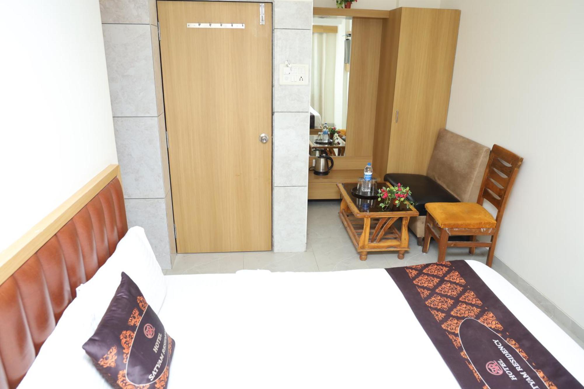 Hotel Satyam Residency Navi Mumbai Eksteriør bilde